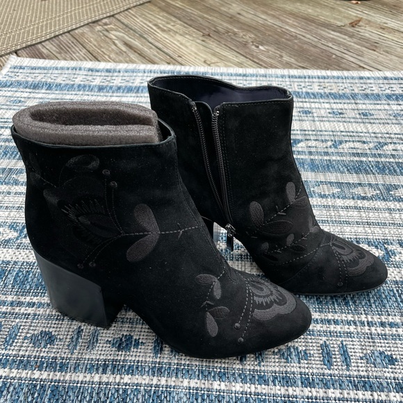 The Cutest Floral Black Embroidered Suede Booties - Picture 4 of 10